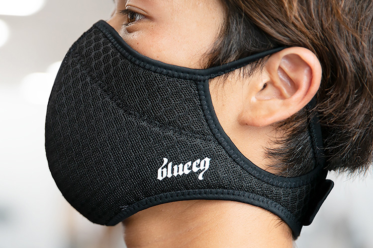 blueeq「アスリートフェイスマスク」 税込み価格:¥3,300、サイズ:S、M、L、XL