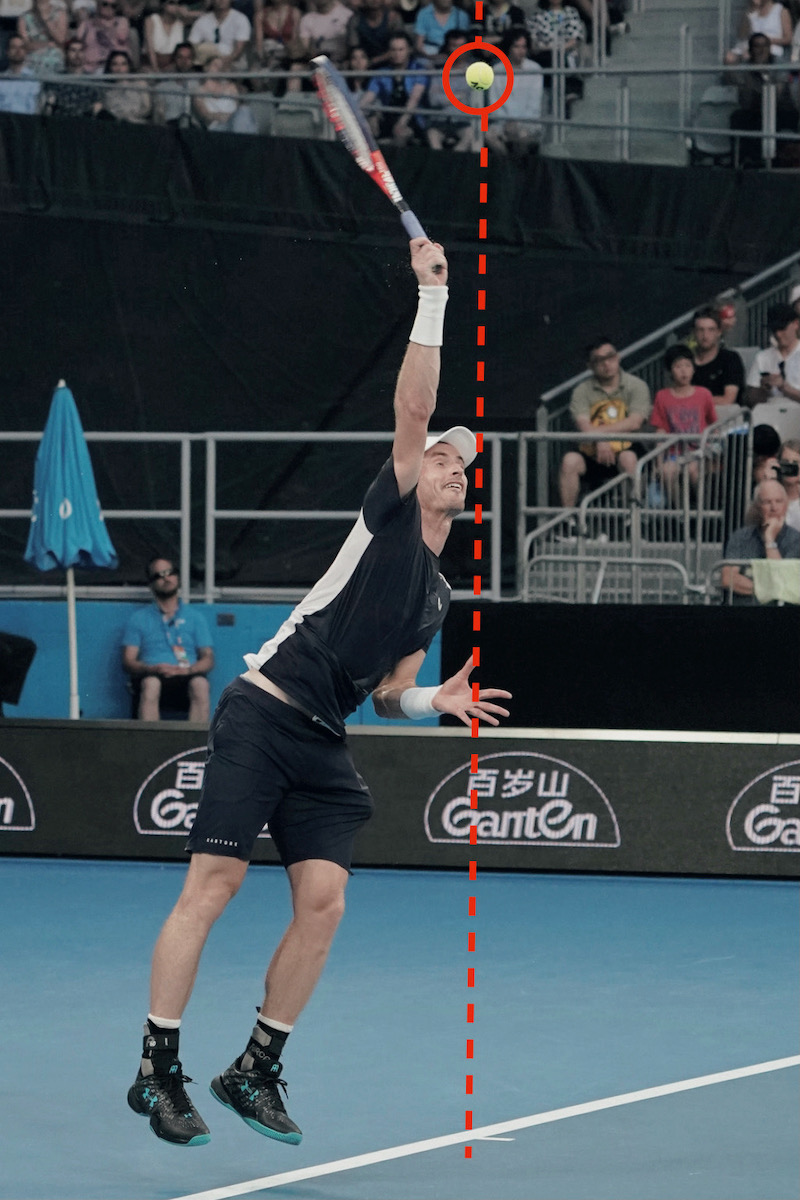 コートの中にトスすれば、スイングを生かせる