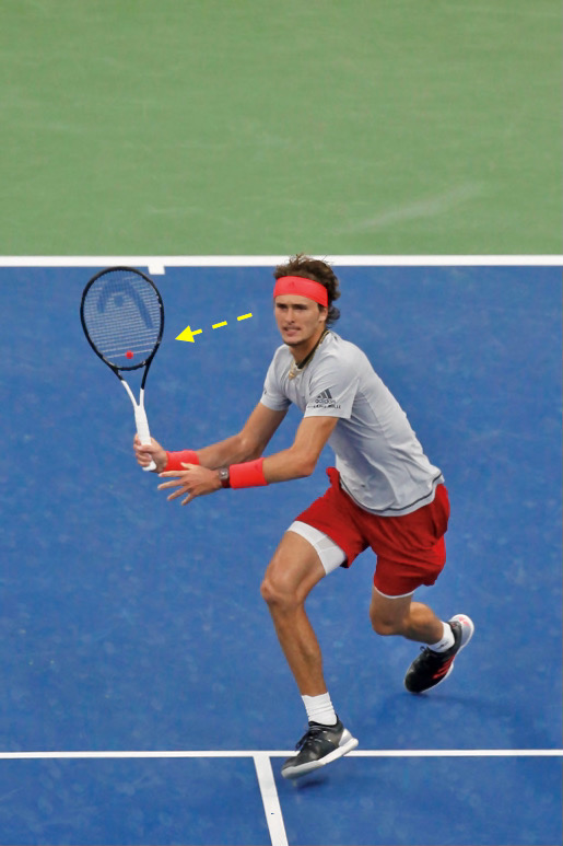 斜め前にセットして、ボール＆ラケットを視界に入れる